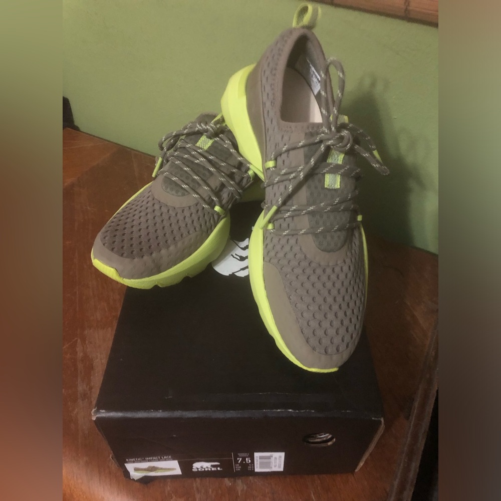 Sorel Kinetic Impact Lace Sneaker. New in Box!
